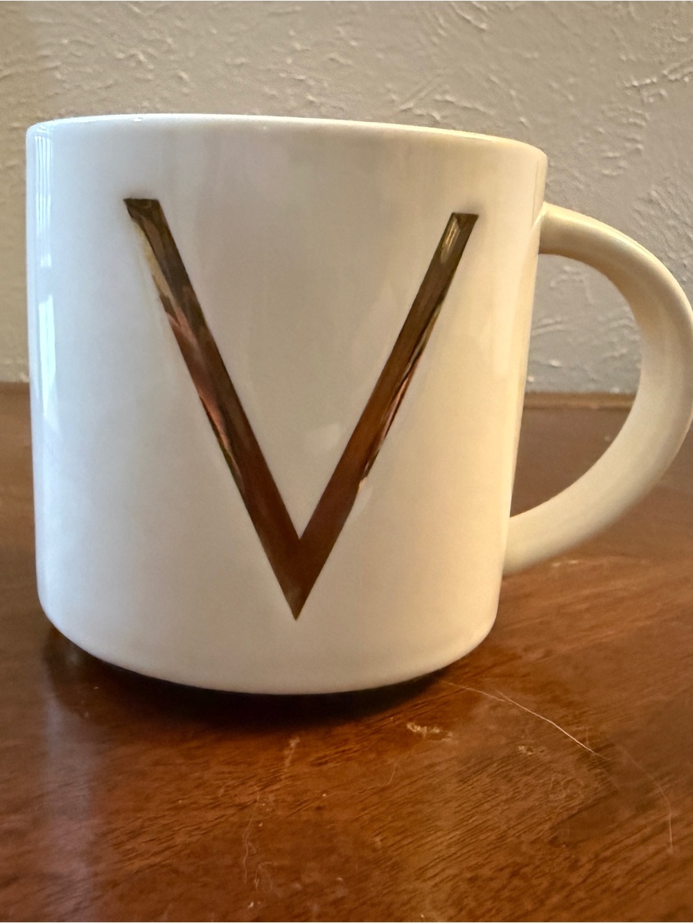 William Sonoma White Ceramic Mug with Gold 'V' Accent - Home Dining